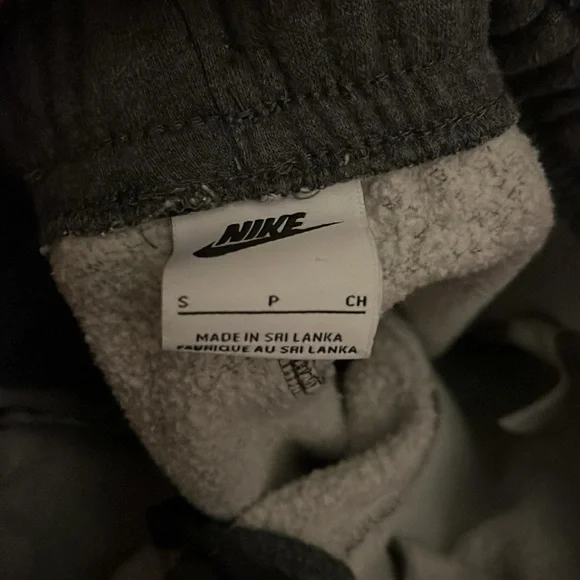 Nike sweatpants - Picture 3 of 3